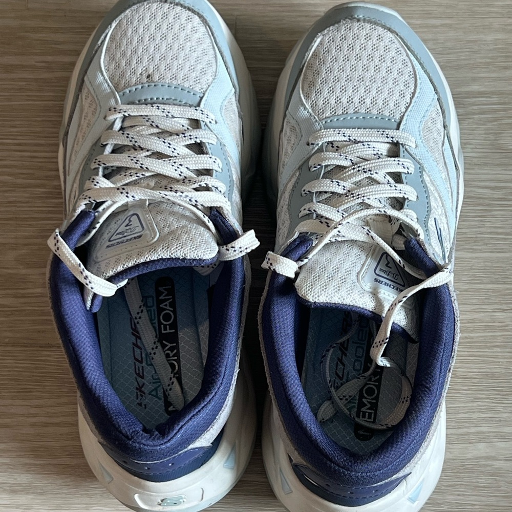 Skechers D'Lites 3 White and Navy Sneakers